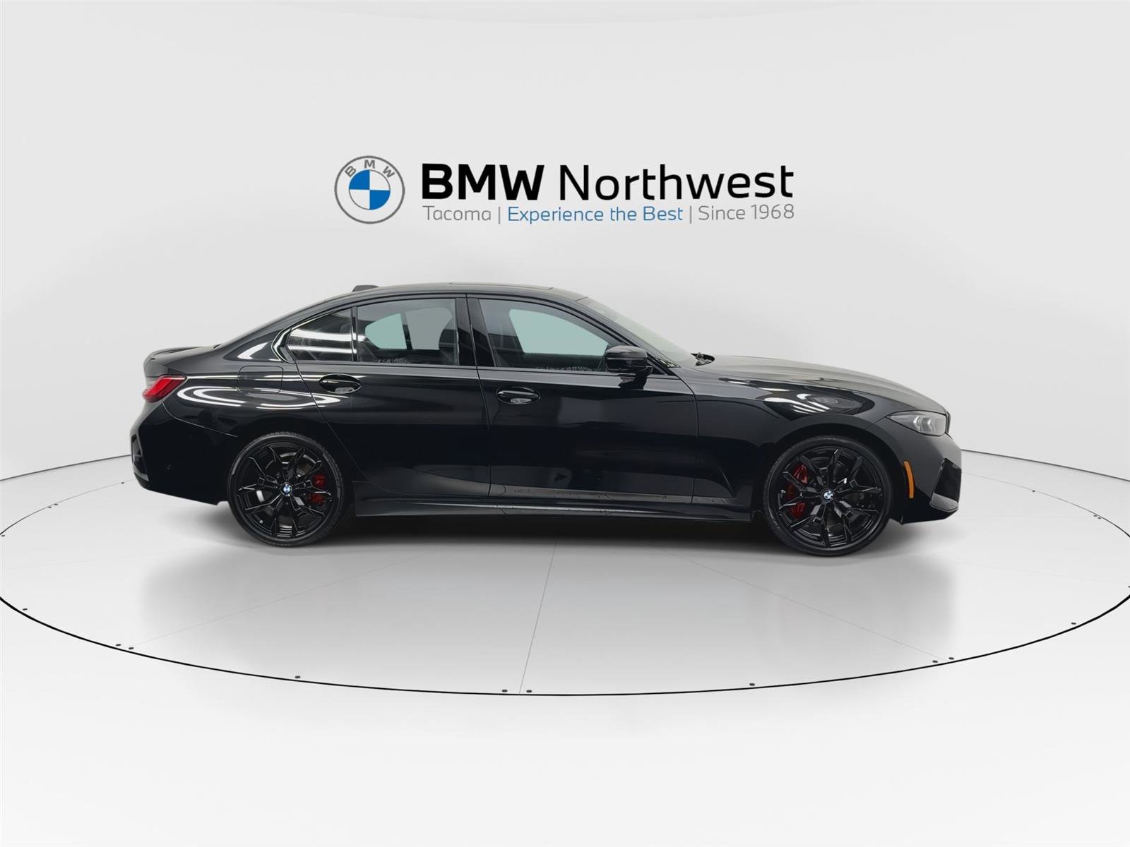 Used 2026 BMW 330i Sedan w/ M Sport Package RWD image 5