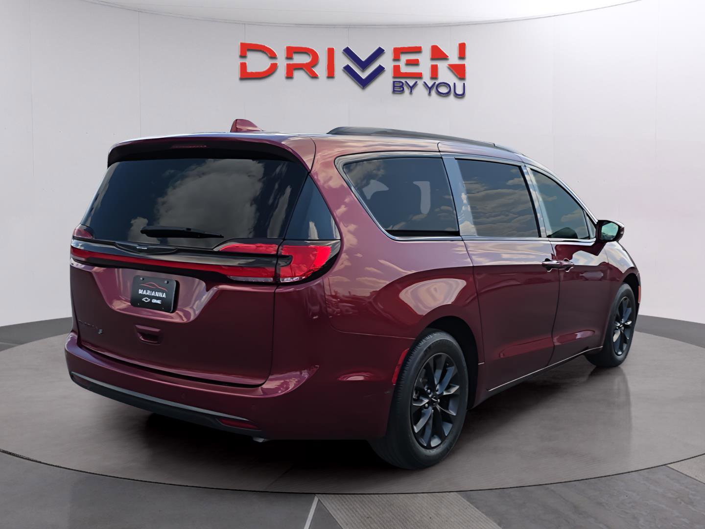 Used 2021 Chrysler Pacifica Touring w/ S Appearance Package image 5