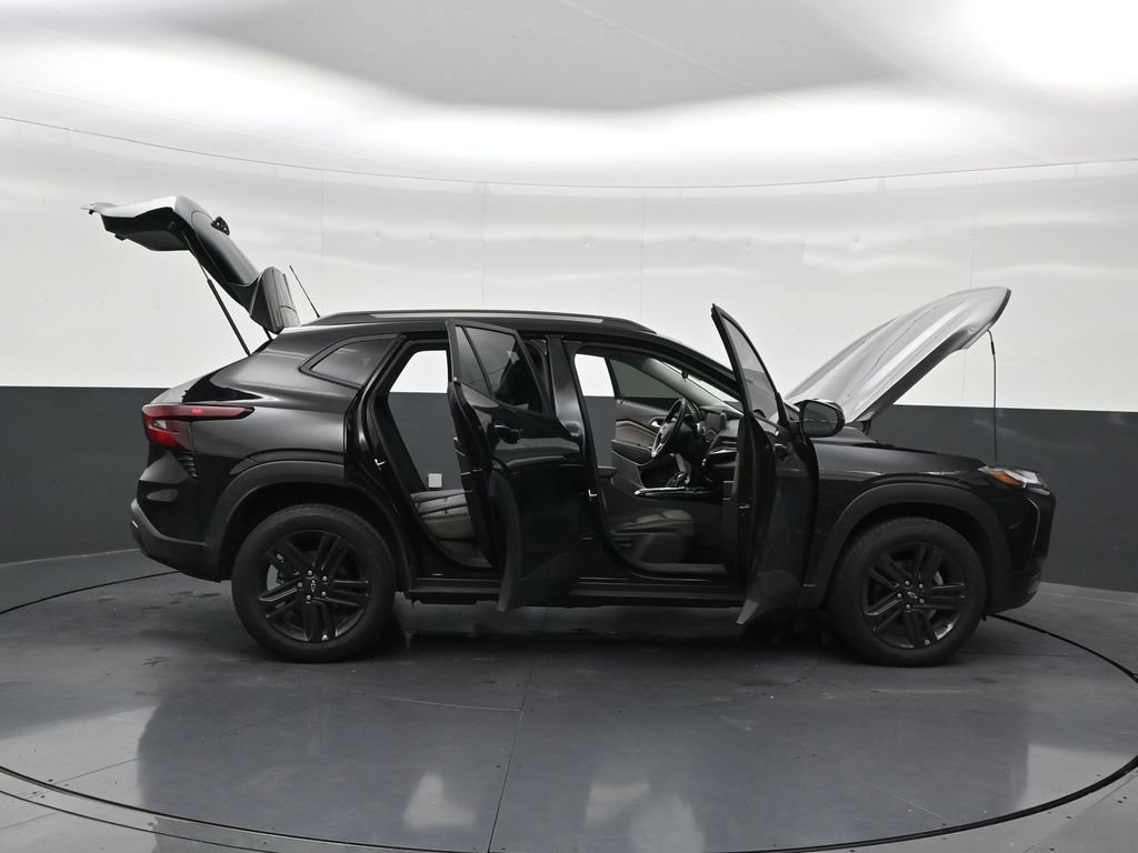 Used 2025 Chevrolet Trax ACTIV w/ Driver Confidence Package FWD image 33