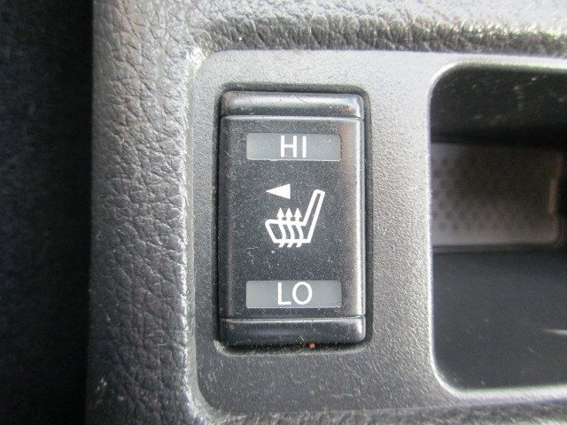 Used 2016 Nissan Rogue SV w/ SV Premium Package image 28