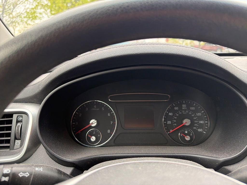 Used 2019 Kia Sorento LX image 11