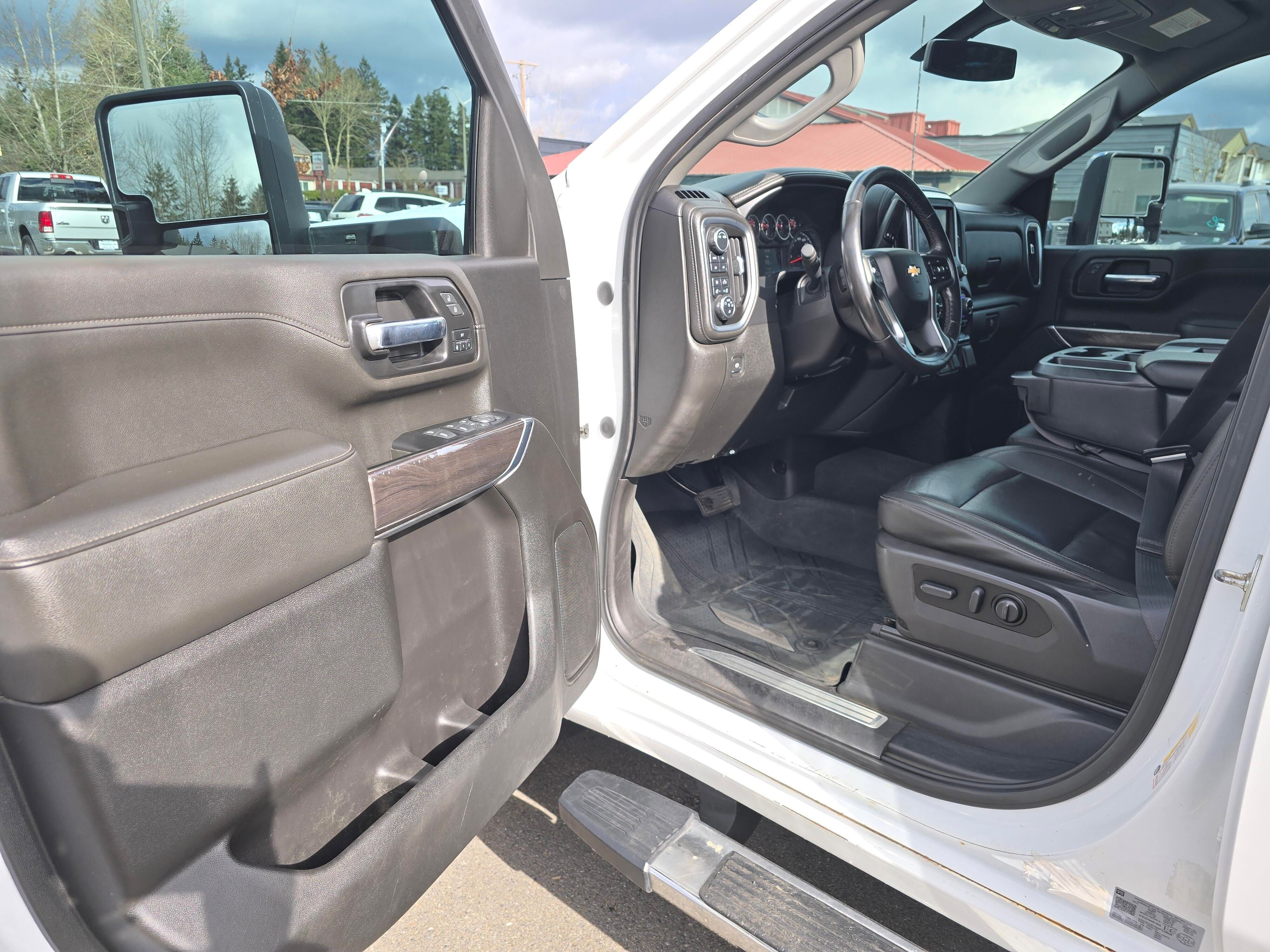 Used 2022 Chevrolet Silverado 3500 LTZ AWD/4WD image 27