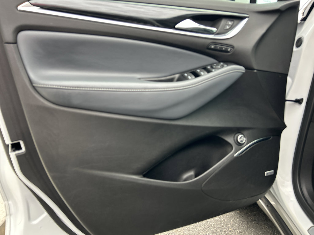 Used 2024 Buick Enclave Premium image 22