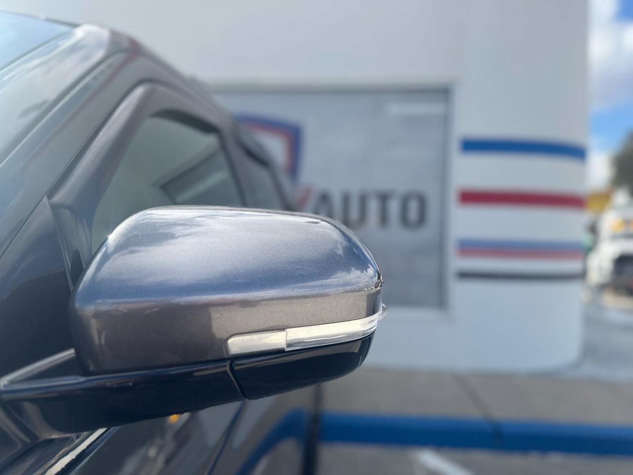 Used 2020 Ford Expedition Limited image 16