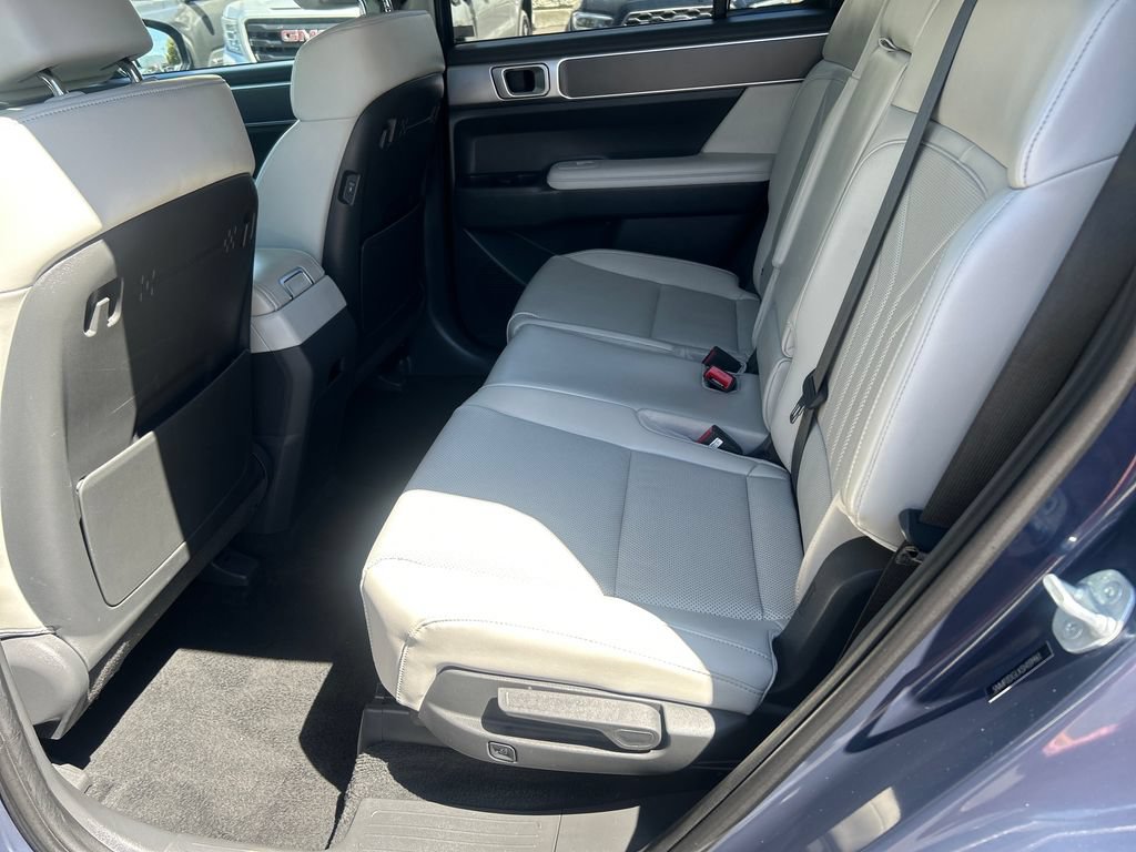 Used 2025 Hyundai Santa Fe SEL AWD/4WD image 24