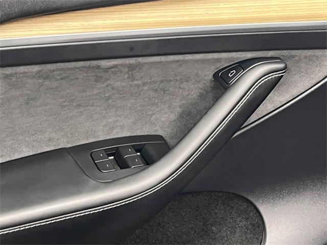 Used 2023 Tesla Model Y Long Range image 10