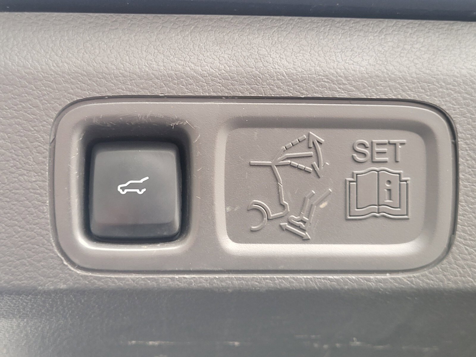 Certified 2020 Ford Expedition Limited w/ Equipment Group 302A image 33