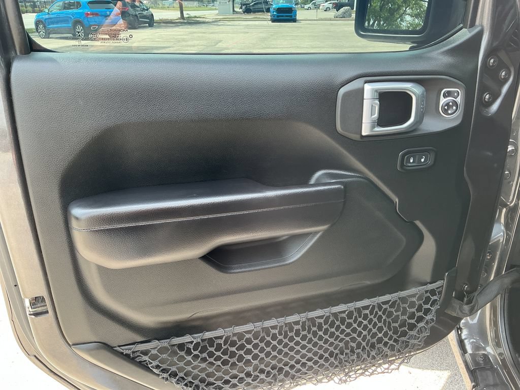 Certified 2021 Jeep Gladiator Sport AWD/4WD image 12