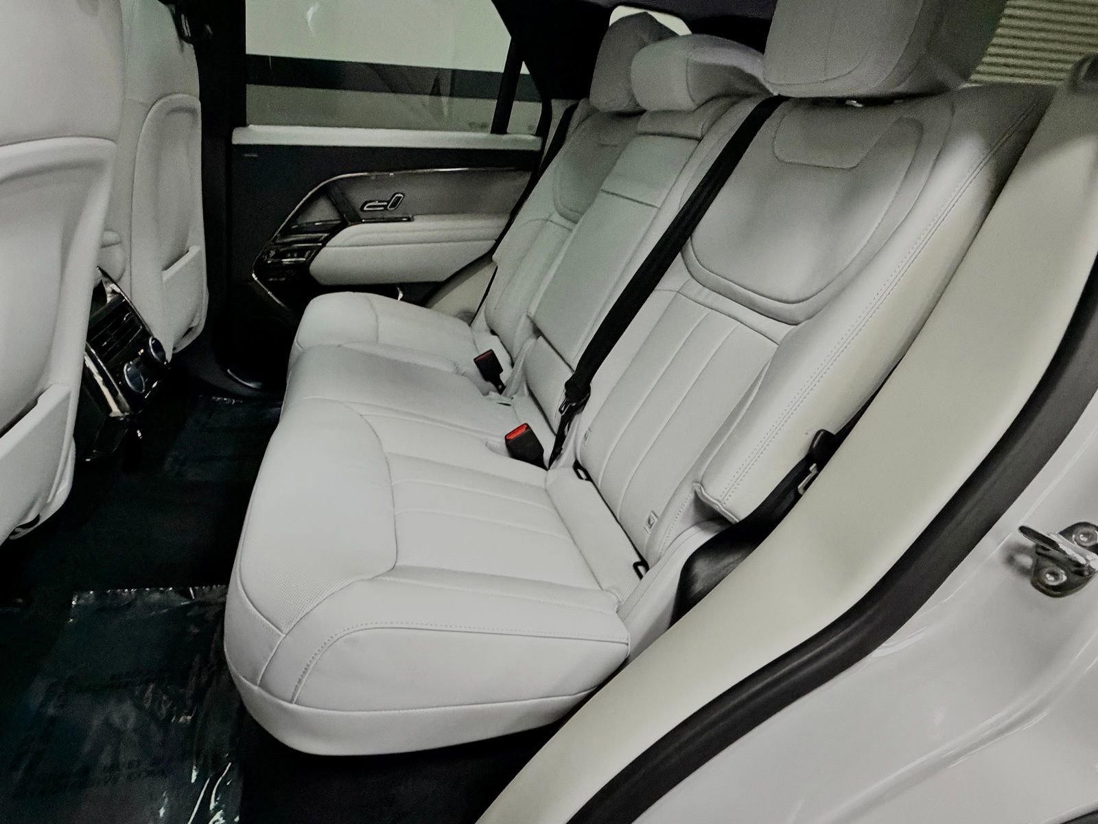 Used 2024 Land Rover Range Rover Sport SE image 36