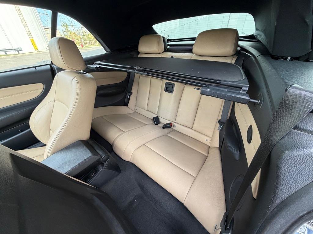 Used 2009 BMW 135i Convertible RWD image 24