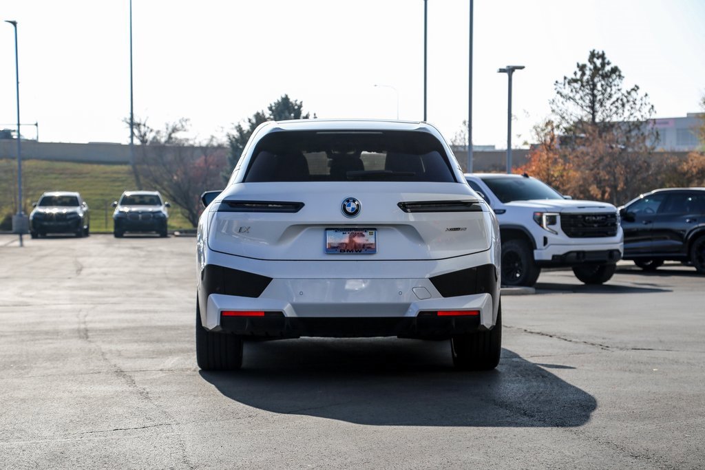 Used 2025 BMW iX xDrive50 w/ Premium Package image 4