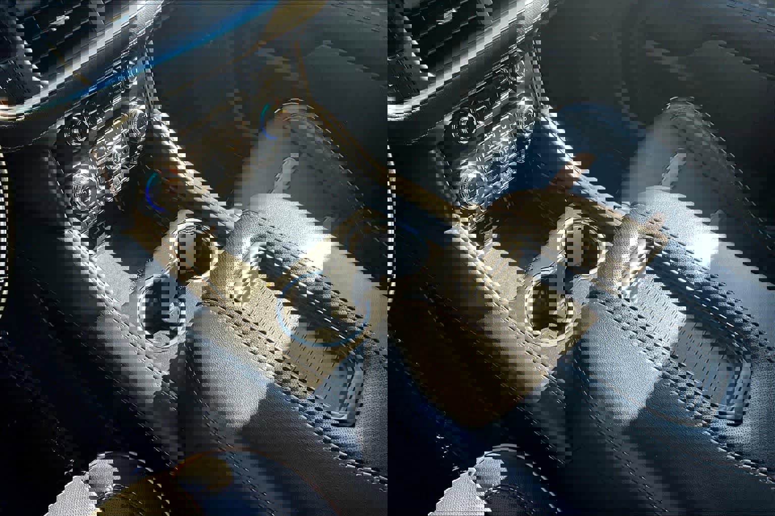 Used 2022 GMC Yukon AT4 image 17