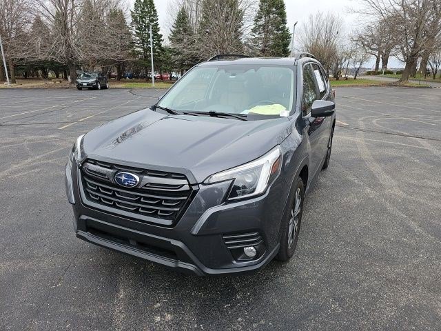 Used 2023 Subaru Forester Limited image 2