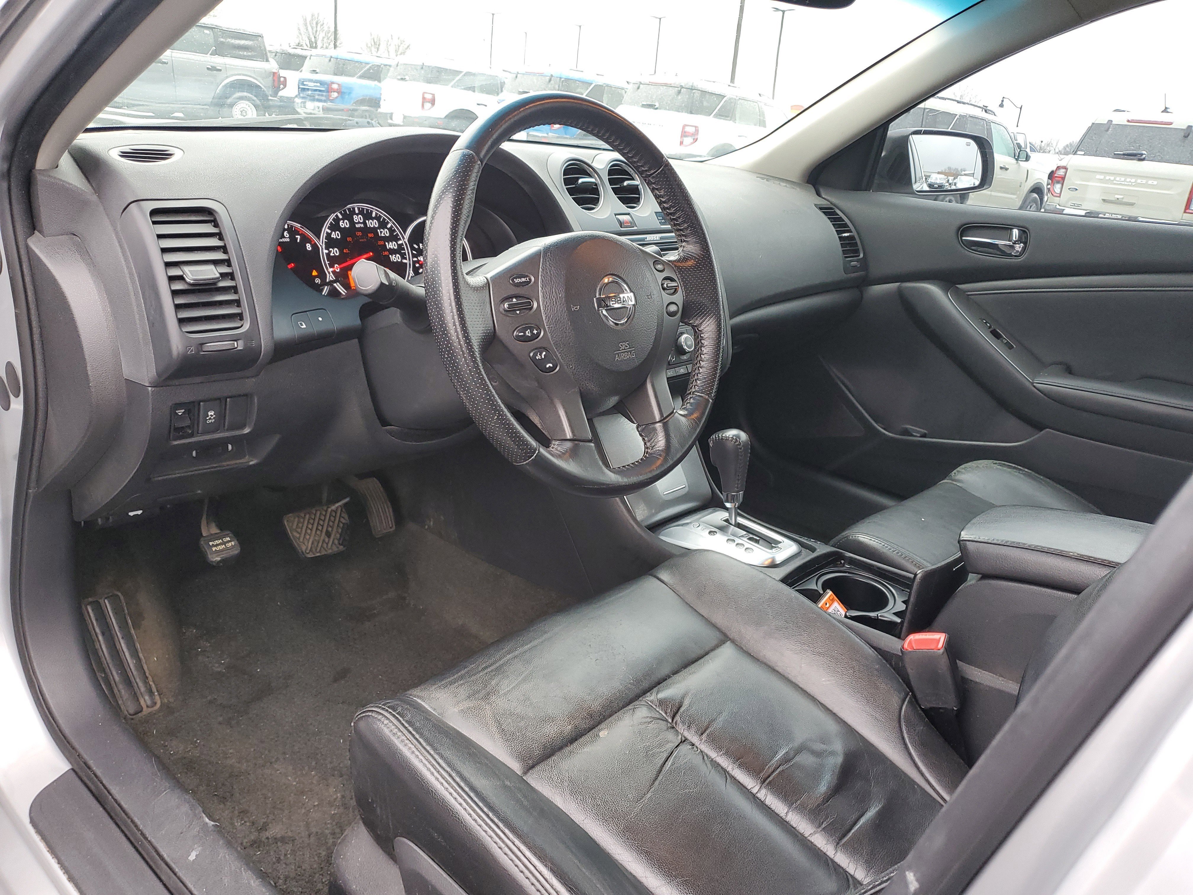 Used 2012 Nissan Altima 3.5 SR w/ Sport Pkg image 17