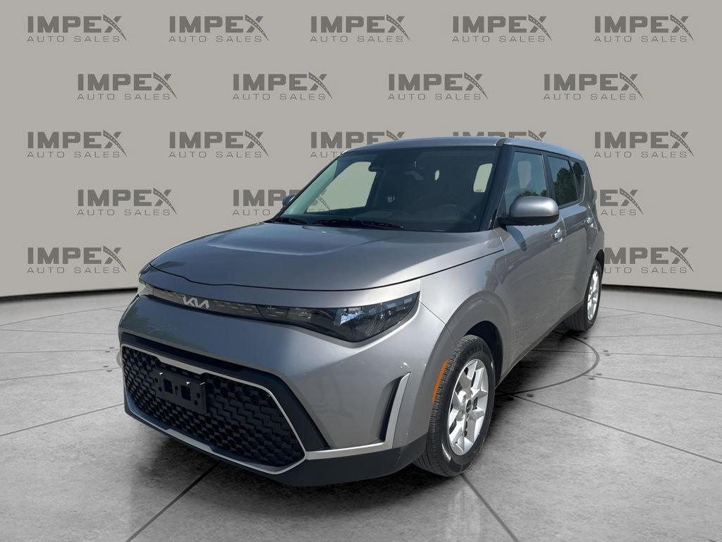 Used 2024 Kia Soul LX w/ Option Group 015 FWD image 1