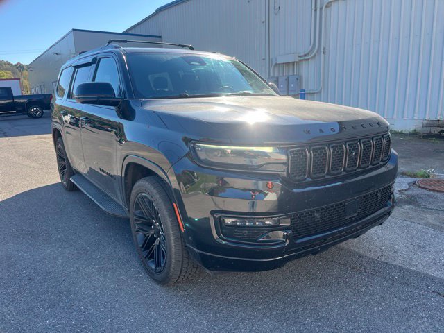 Used 2022 Jeep Wagoneer Series III AWD/4WD image 2