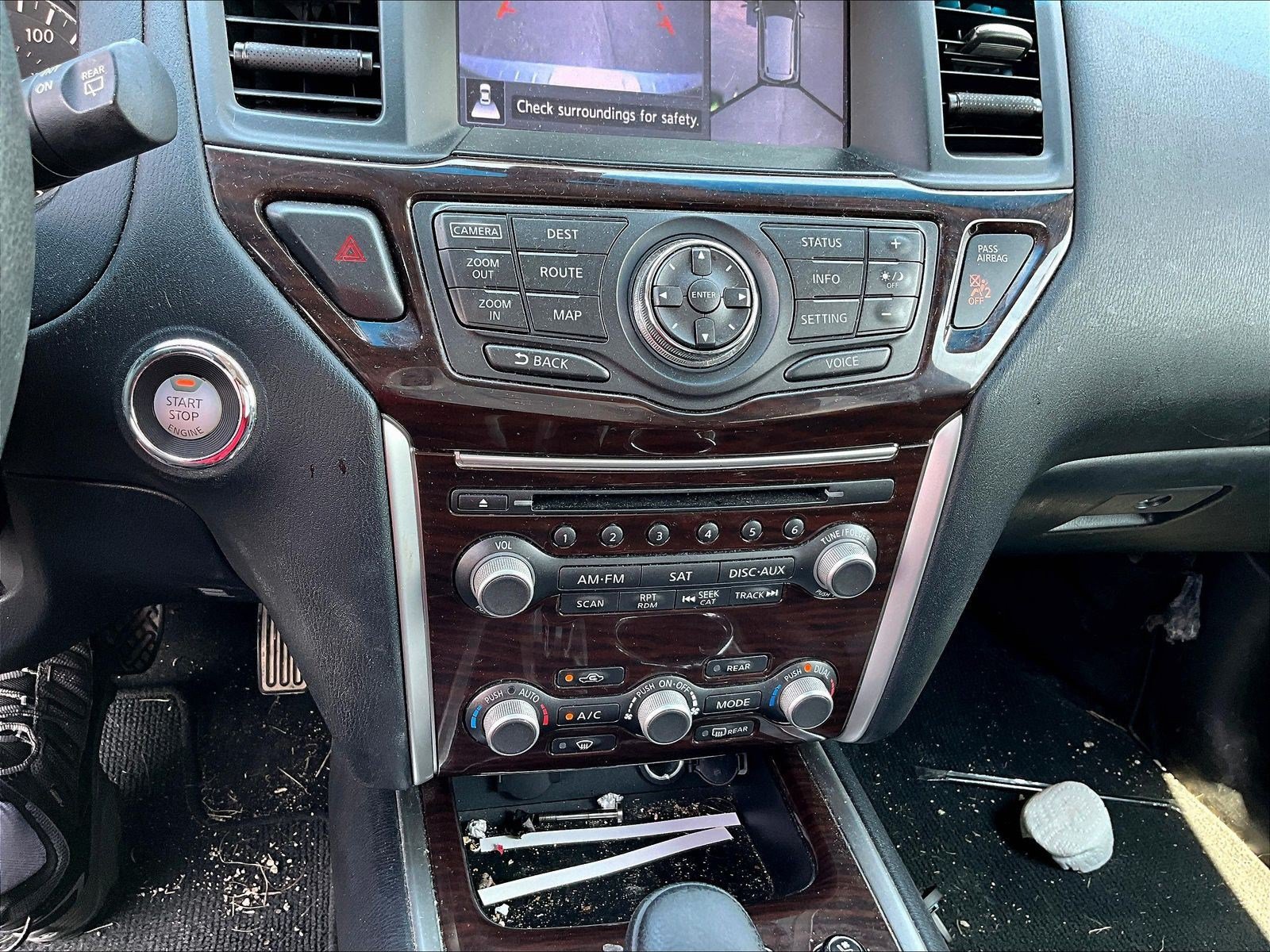 Used 2015 Nissan Pathfinder Platinum FWD image 14