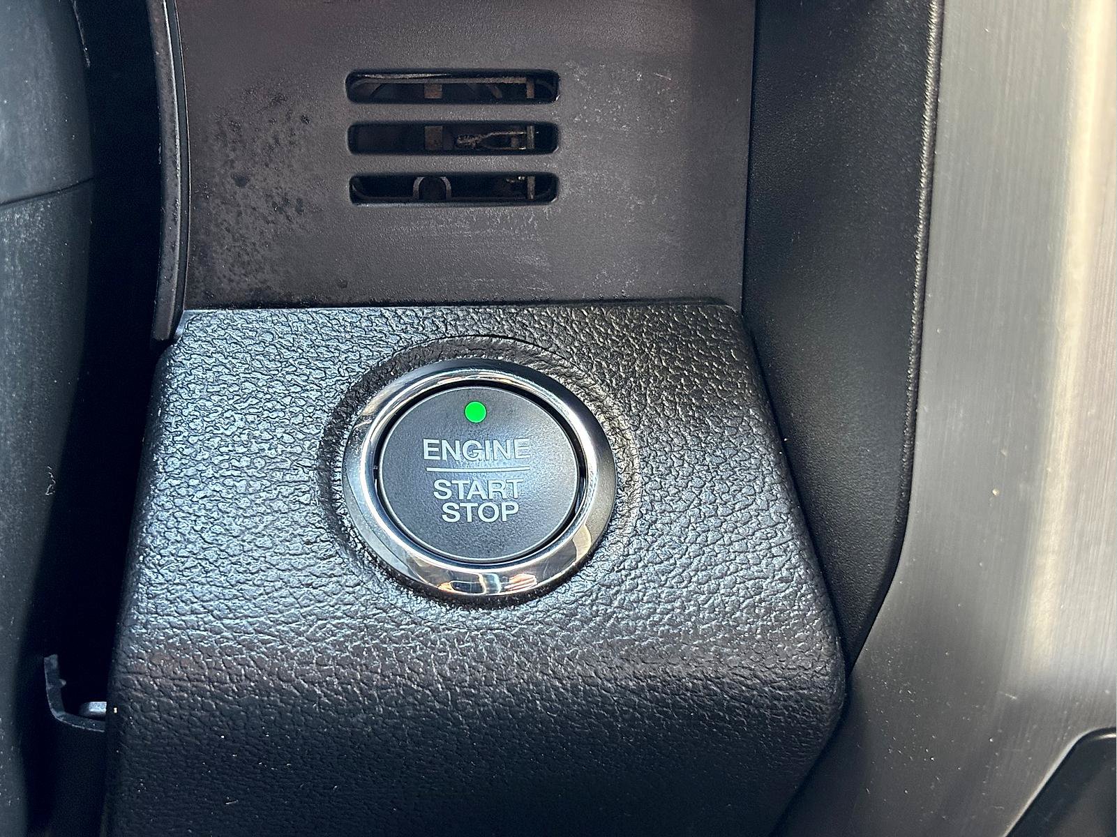 Used 2018 Ford F150 Platinum w/ Equipment Group 701A Luxury AWD/4WD image 19