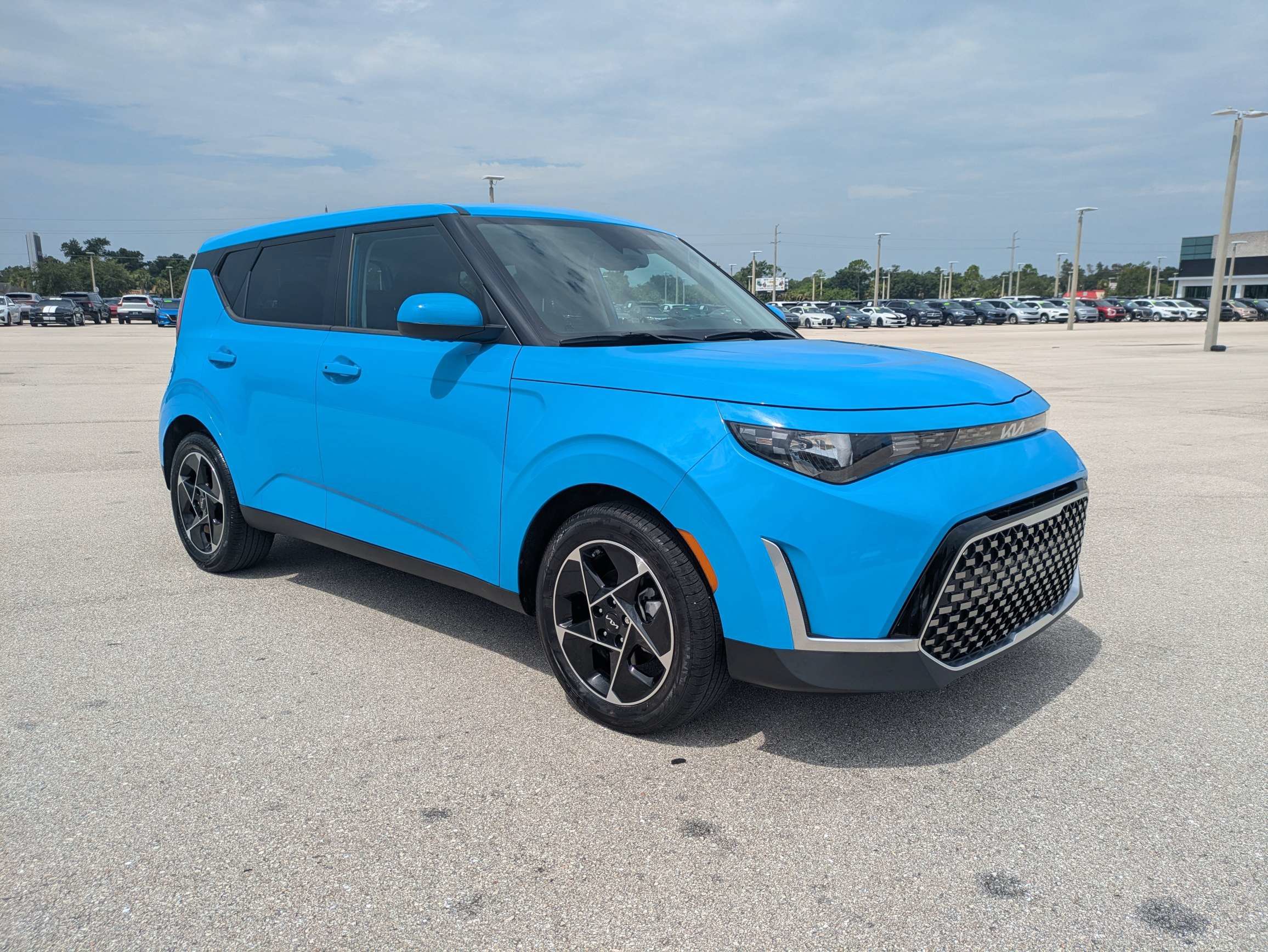 Certified 2023 Kia Soul EX FWD image 2