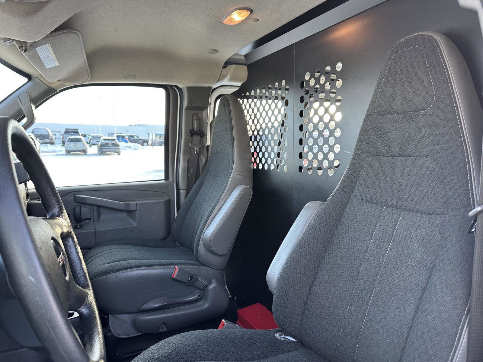 Used 2023 GMC Savana 2500 image 24