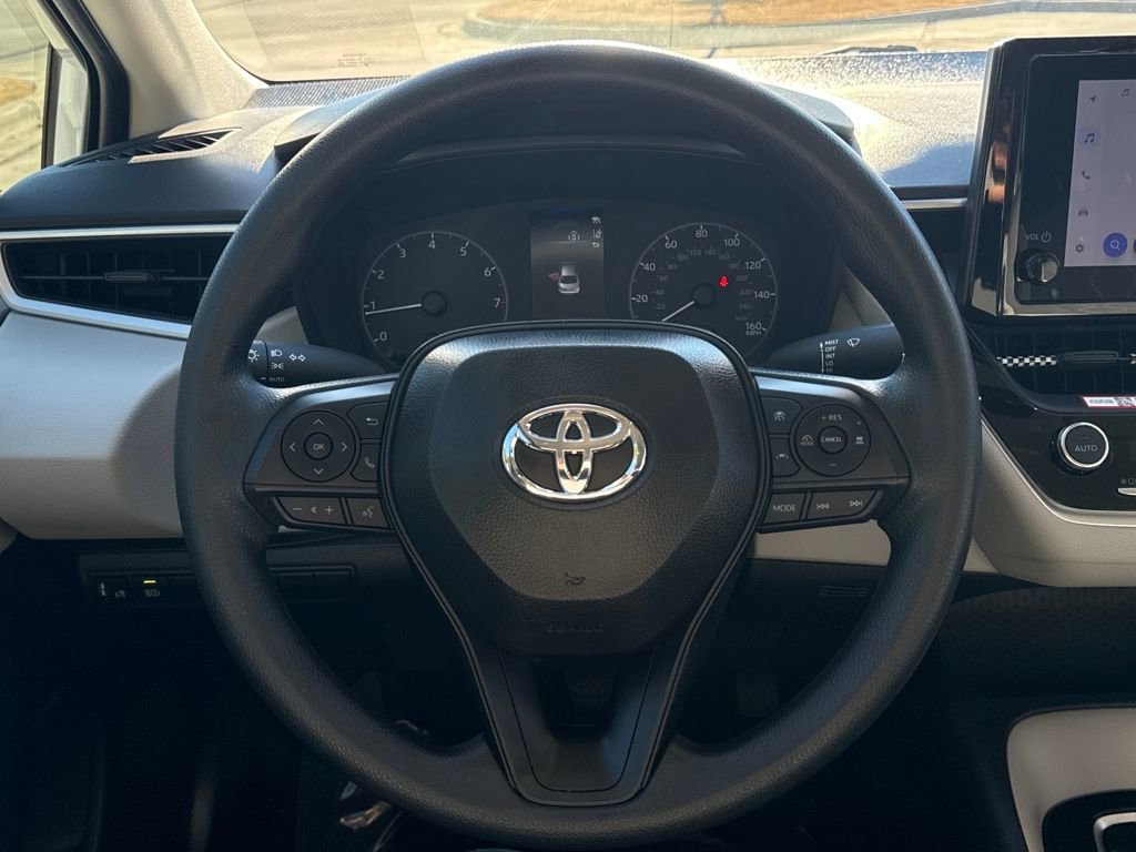 Used 2025 Toyota Corolla LE image 18