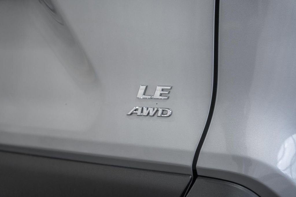 Used 2025 Toyota RAV4 LE image 7