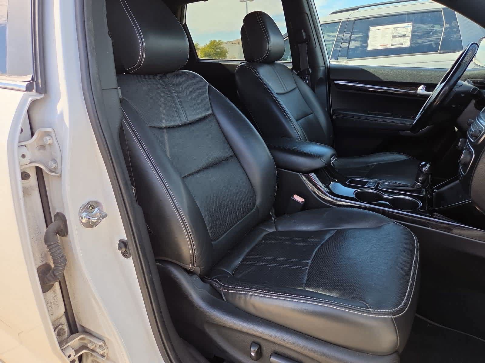 Used 2014 Kia Sorento SX w/ 3rd Row Package FWD image 21