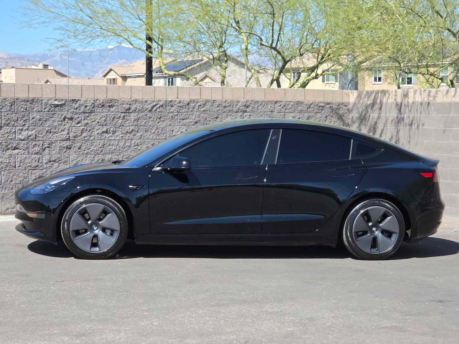 Used 2023 Tesla Model 3 Standard Range image 6