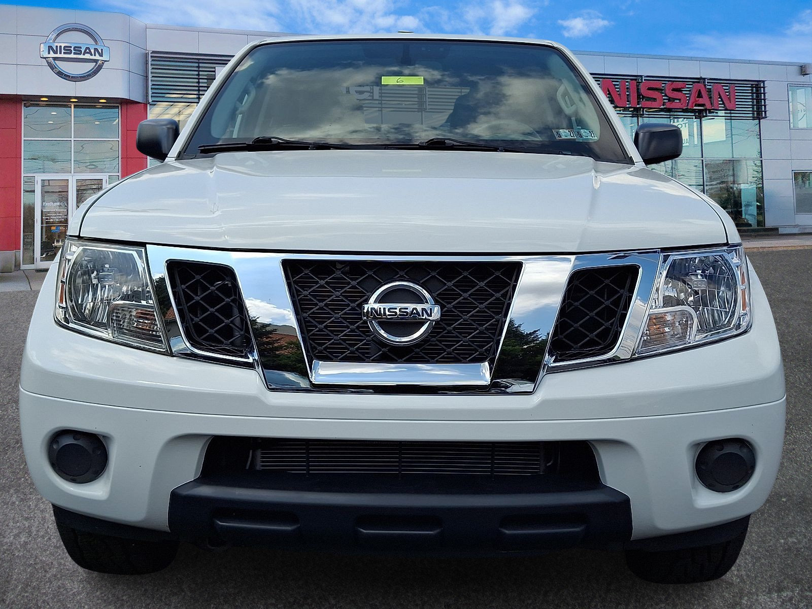 Used 2016 Nissan Frontier SV AWD/4WD image 2
