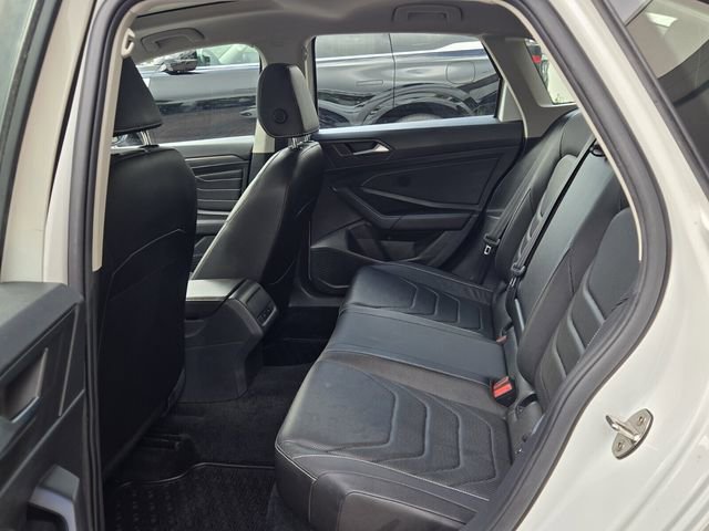 Certified 2022 Volkswagen Jetta SEL FWD image 14