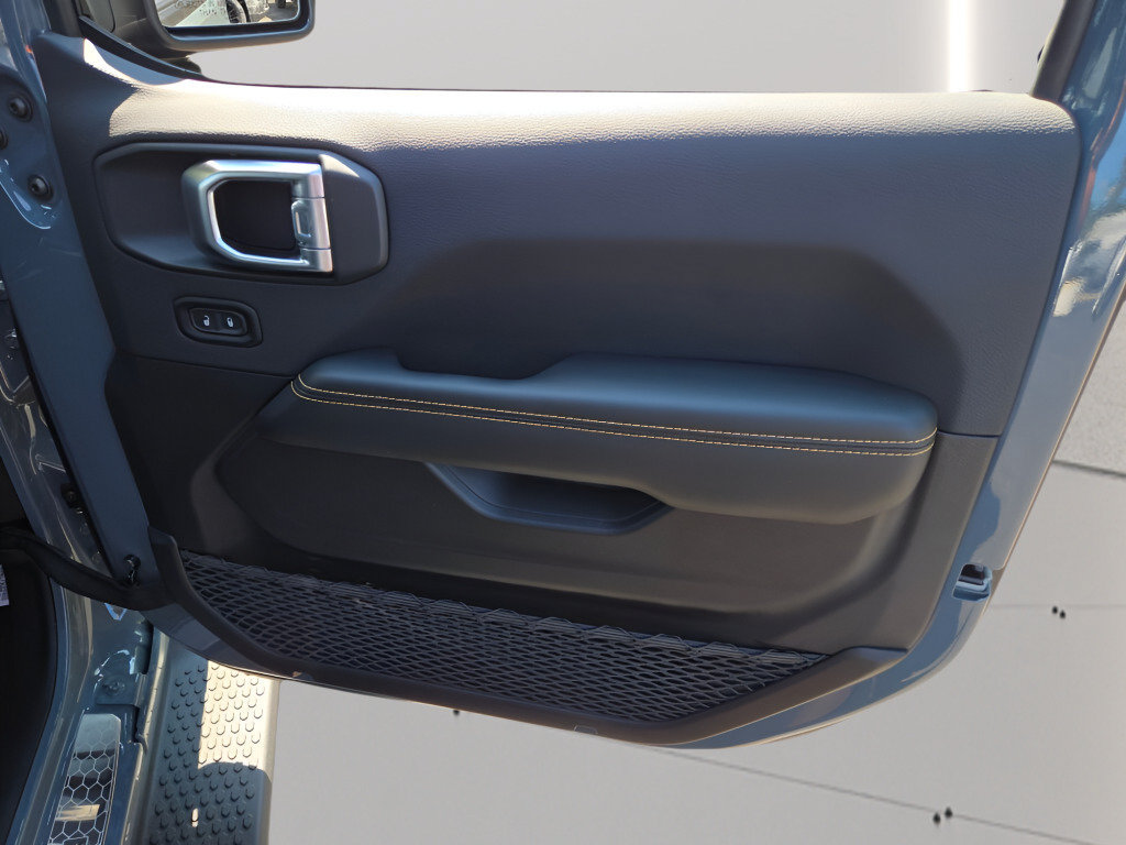 New 2026 Jeep Wrangler Unlimited Sahara AWD/4WD image 5