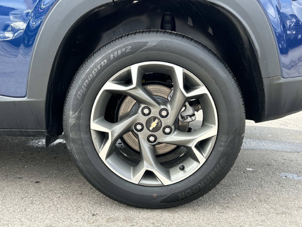 Used 2024 Chevrolet Trax LT w/ Driver Confidence Package FWD image 9