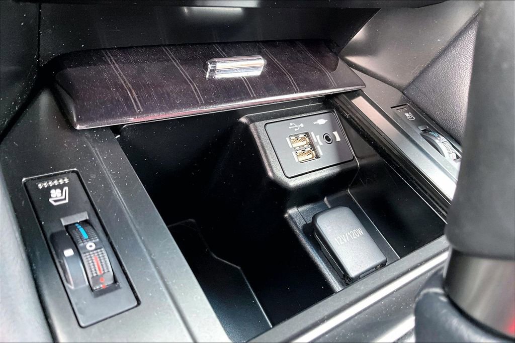 Used 2023 Lexus GX 460 Premium w/ Premium Package image 32