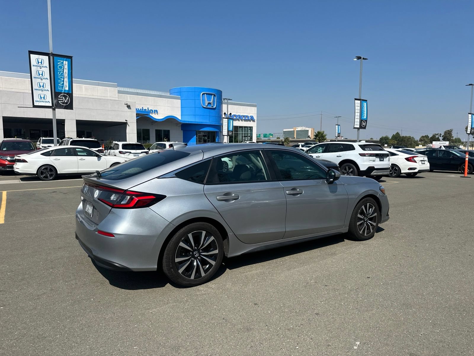 Used 2024 Honda Civic EX-L image 3