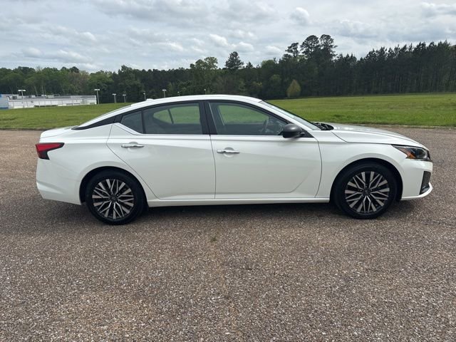 Used 2025 Nissan Altima 2.5 SV image 7