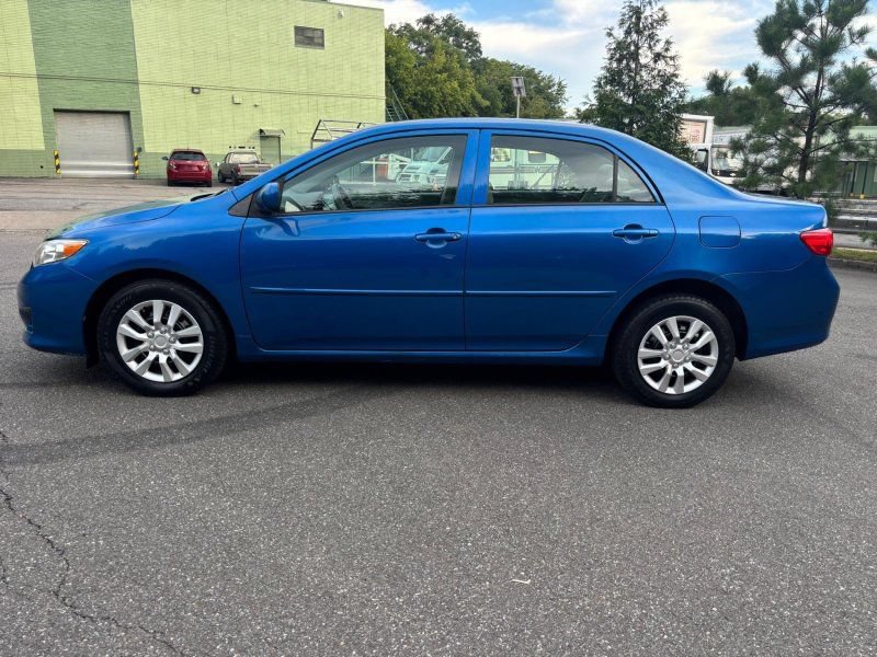 Used 2010 Toyota Corolla LE w/ All Weather Guard Pkg FWD image 2