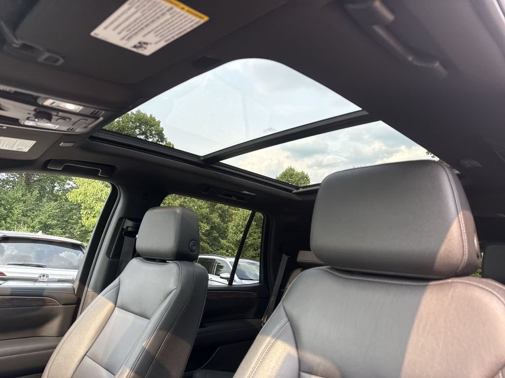 Used 2023 Chevrolet Tahoe LT w/ Luxury Package AWD/4WD image 16