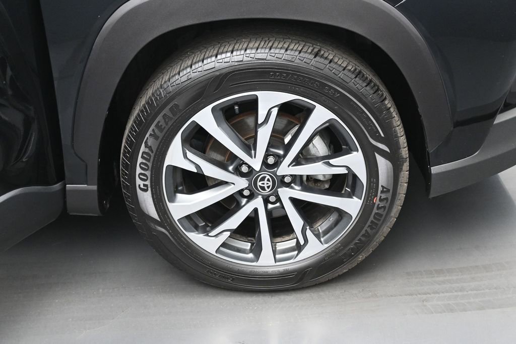 Certified 2025 Toyota Corolla Cross XLE AWD/4WD image 34