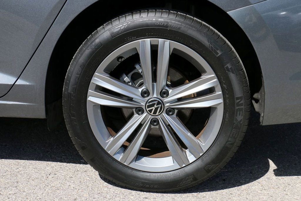 Used 2024 Volkswagen Jetta SE image 10