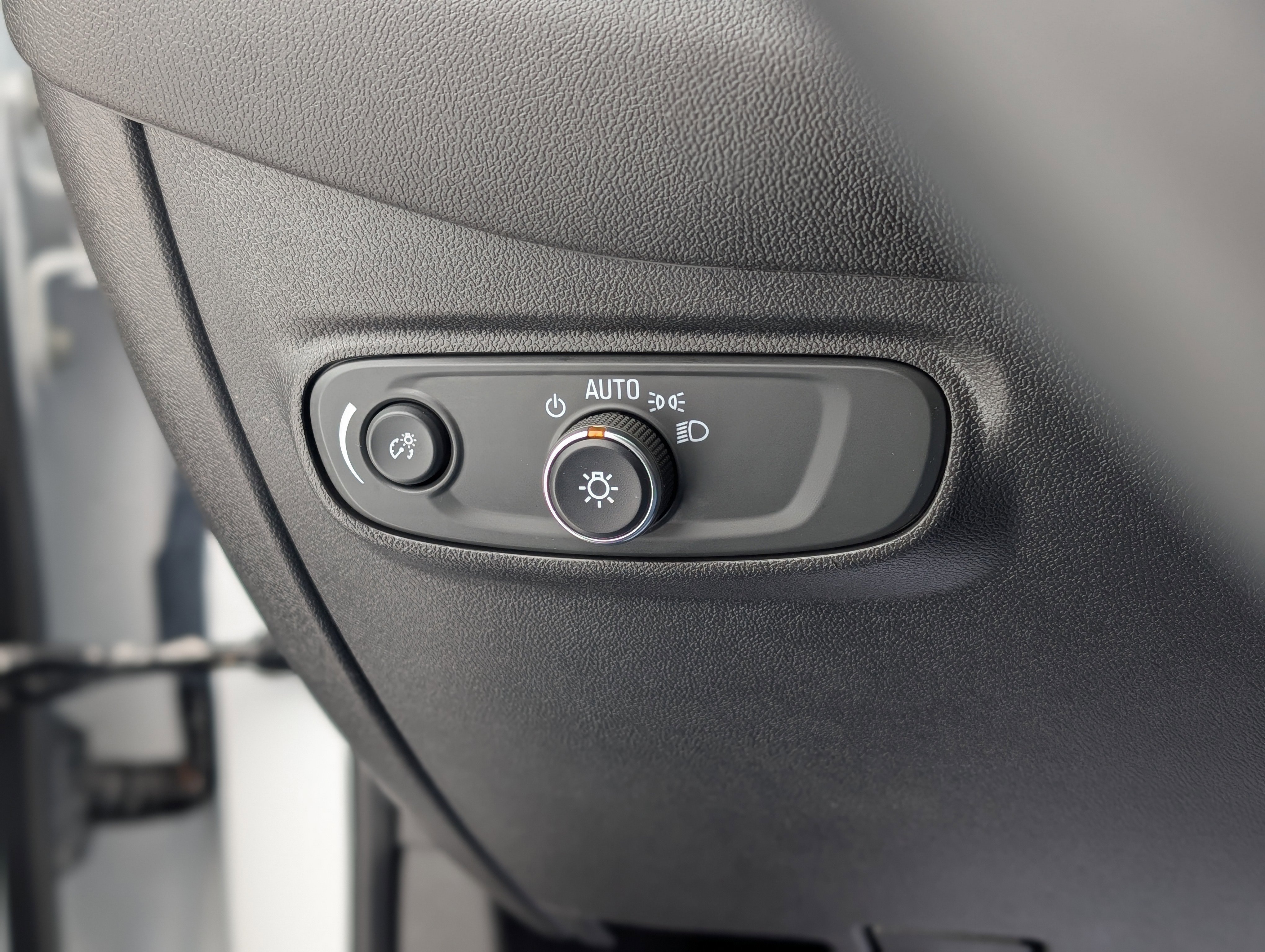 Used 2023 Chevrolet Equinox RS image 25