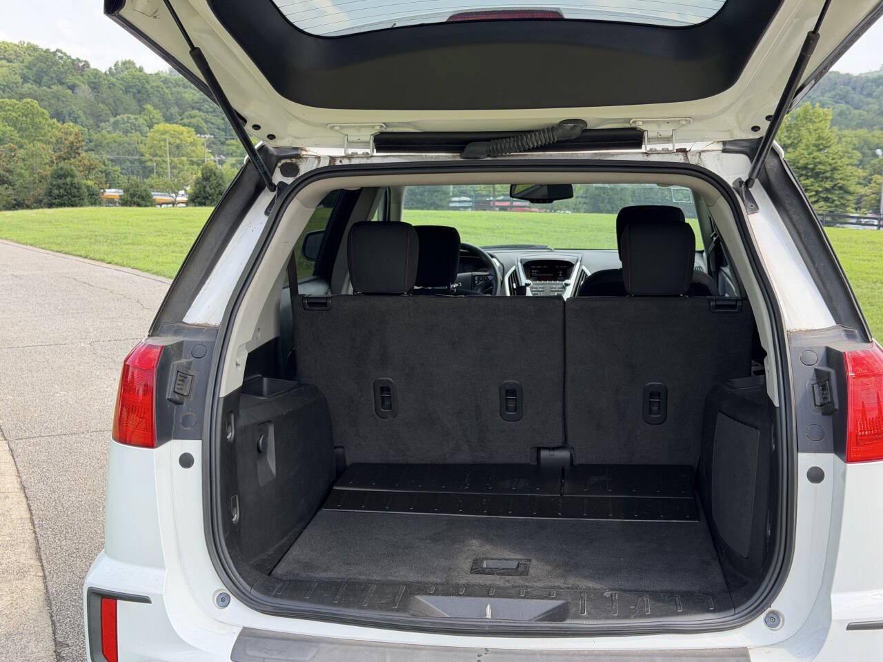 Used 2017 GMC Terrain SLE AWD/4WD image 25