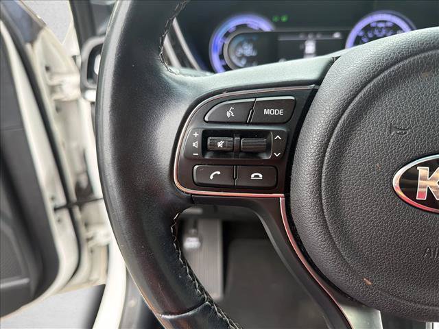 Used 2020 Kia Niro LXS FWD image 16