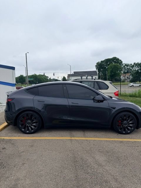 Used 2024 Tesla Model Y Performance AWD/4WD image 3