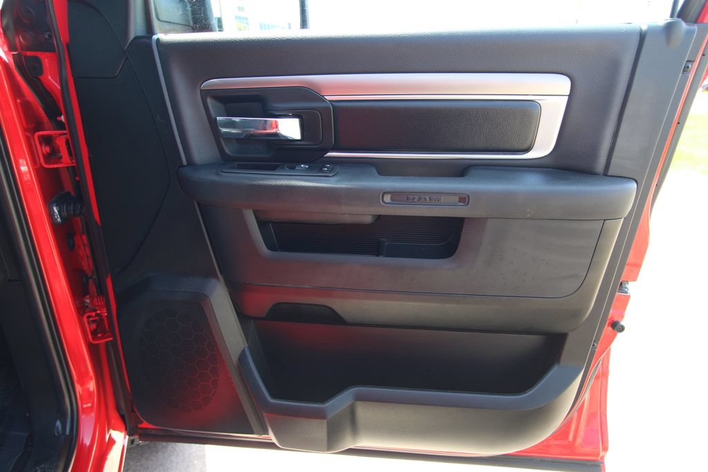 Used 2024 RAM 1500 Warlock AWD/4WD image 33