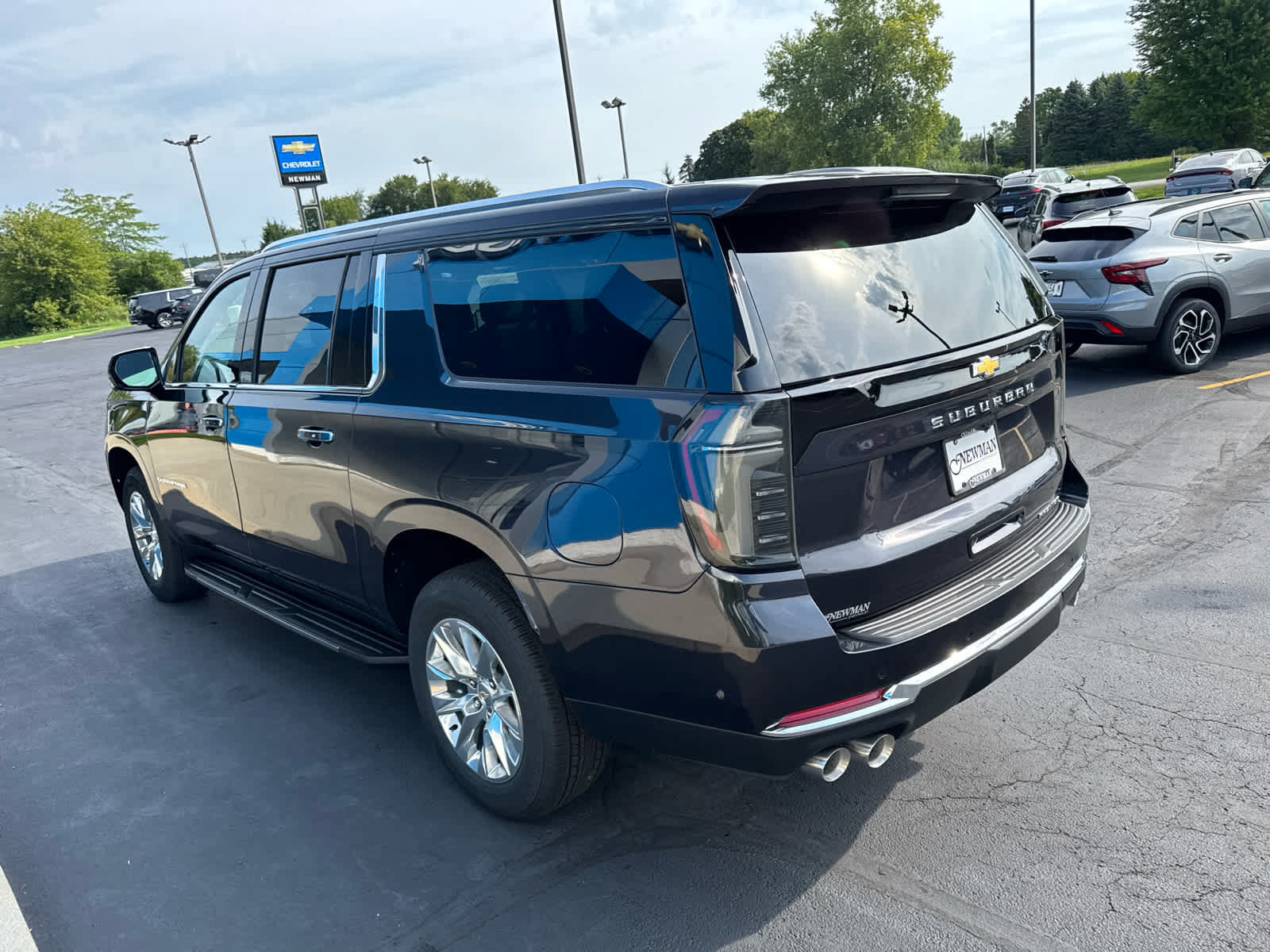 New 2026 Chevrolet Suburban Premier w/ Sun And Tow Package AWD/4WD image 10