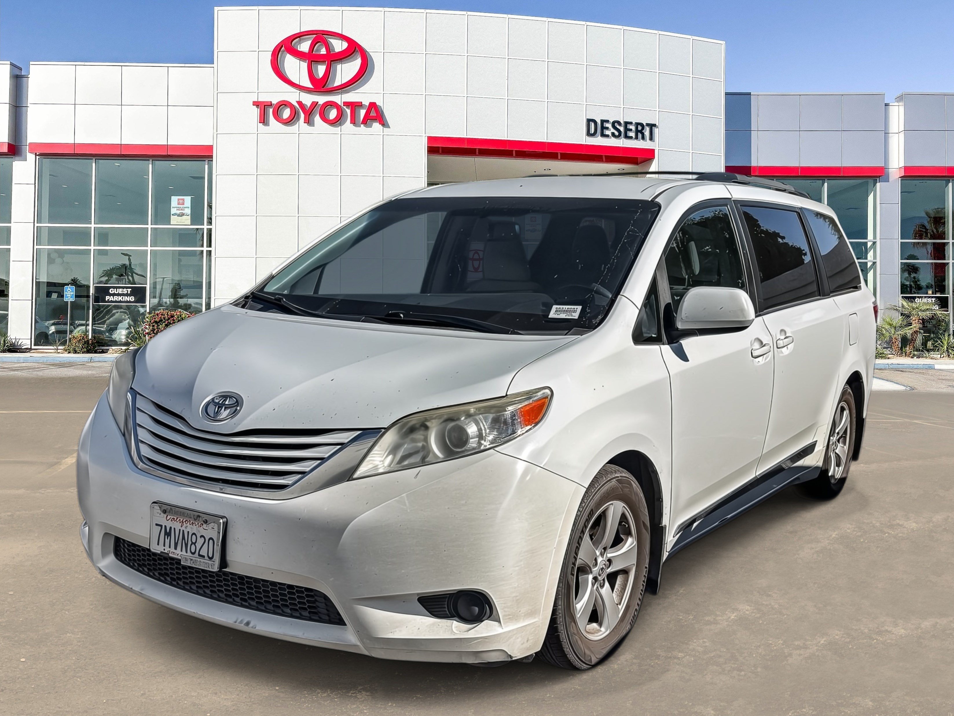 Used 2015 Toyota Sienna LE FWD image 3