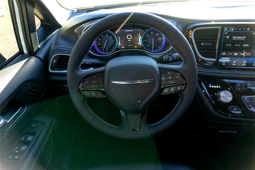 New 2026 Chrysler Pacifica Select w/ S Appearance Package image 22