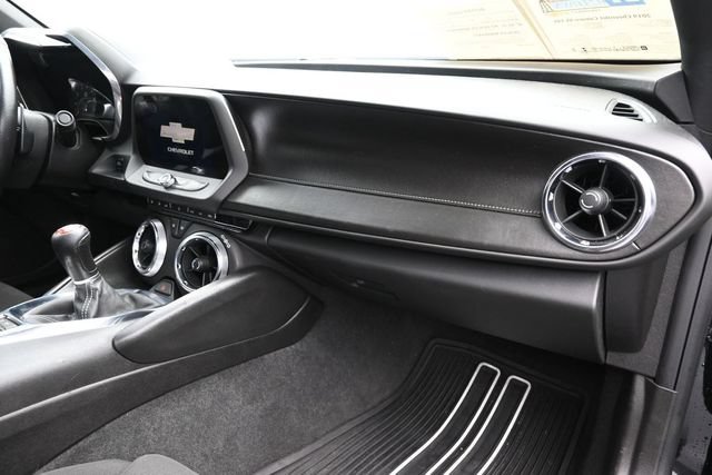 Used 2019 Chevrolet Camaro SS RWD image 30