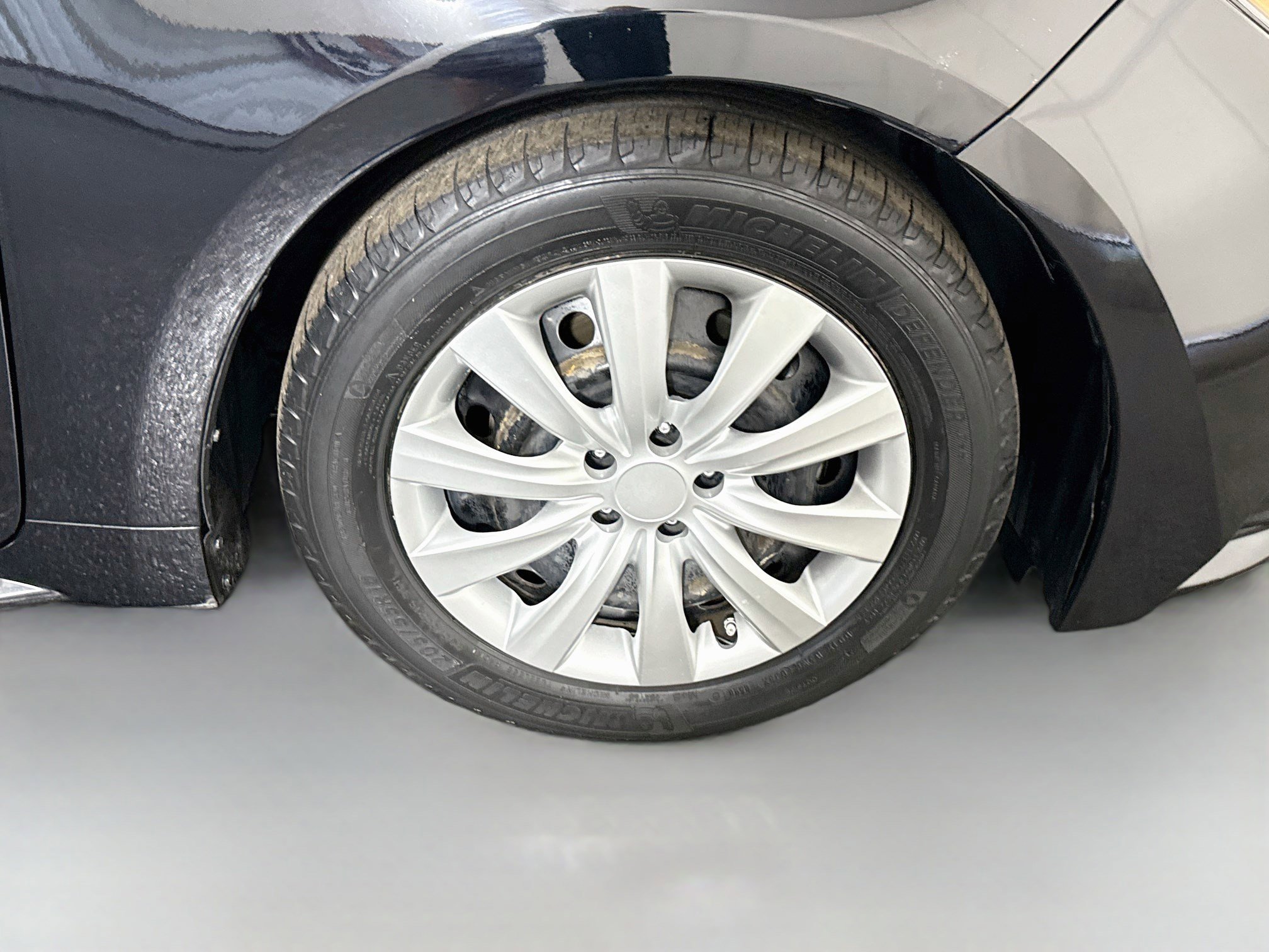 Used 2023 Toyota Corolla LE FWD image 31