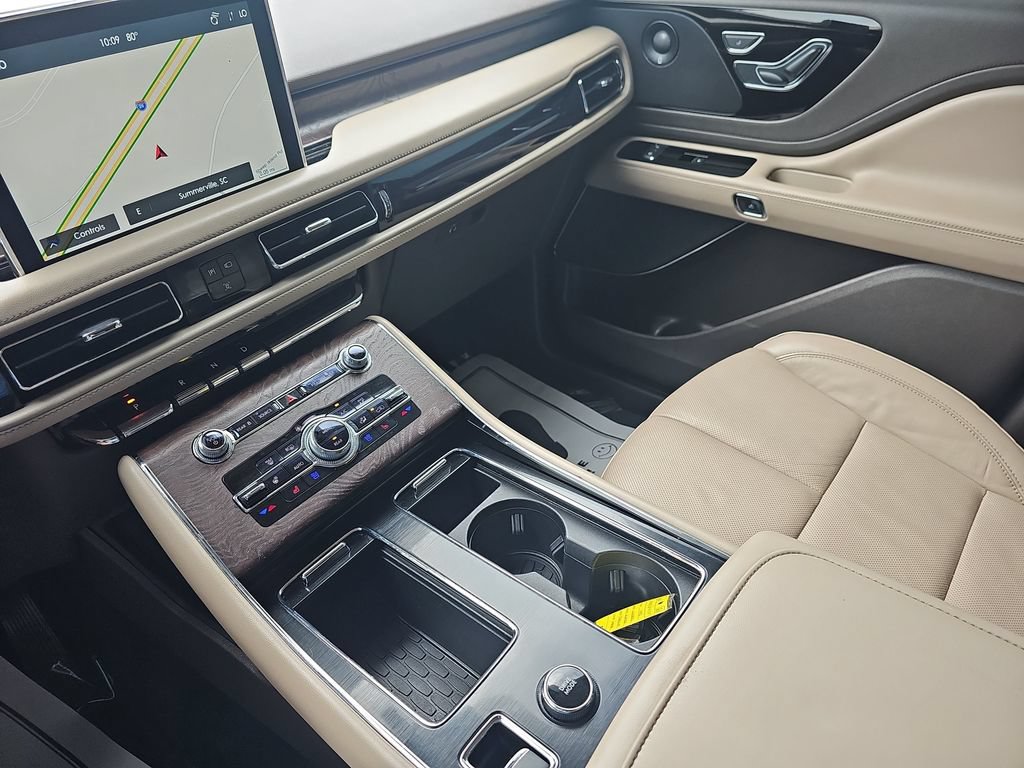 Used 2022 Lincoln Aviator Reserve w/ Equipment Group 201A RWD image 25